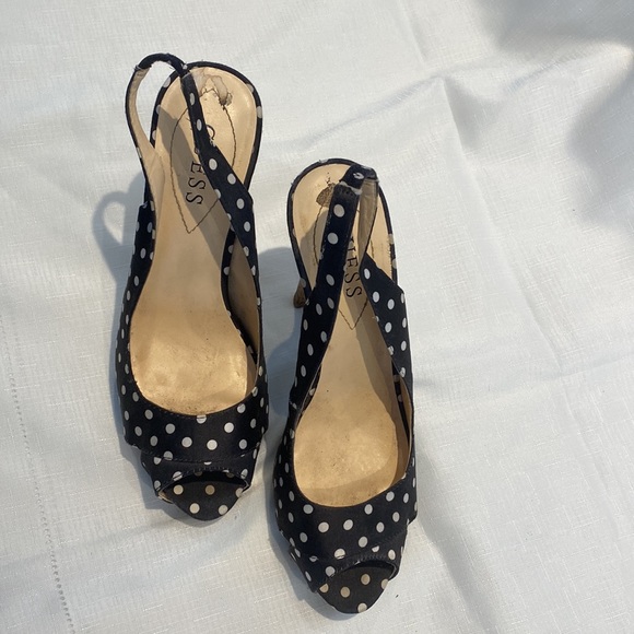 GUESS shoes size 10. - Picture 3 of 8